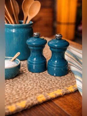 Peugeot Bistro Salt & Pepper Mill Set • Made in France • NWT• Holiday-Ready Pair